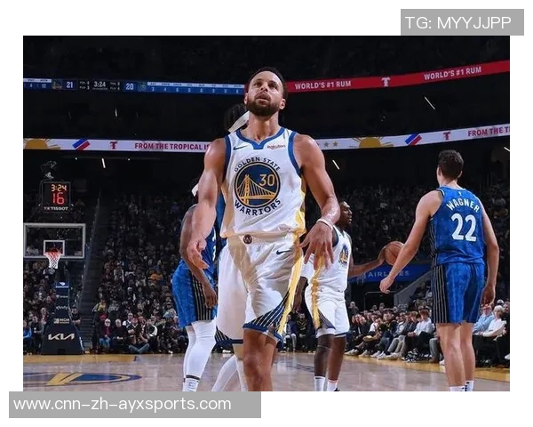 库里上半场表现分析：10投4中贡献12分1板2助1帽三分命中率提升