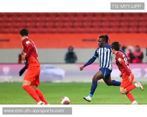 维纳尔杜姆轻松突破防线巧妙破门助球队逆转局势